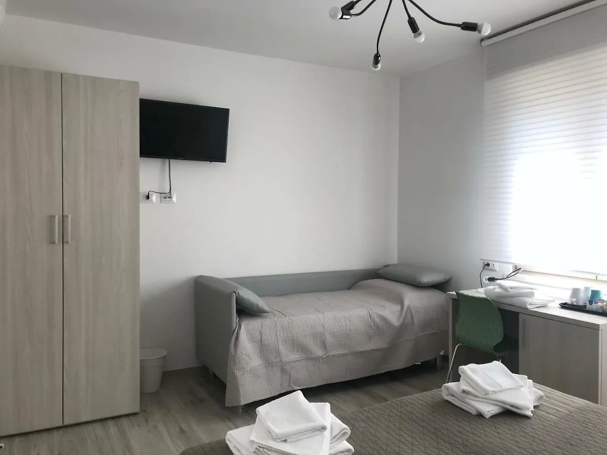 Il Sole E La Luna B&B In Garda 2*, 加尔达 意大利