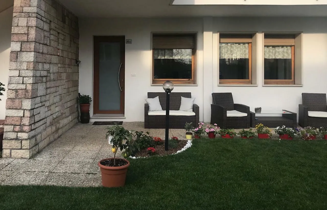 住宿加早餐酒店 Il Sole E La Luna B&B In Garda