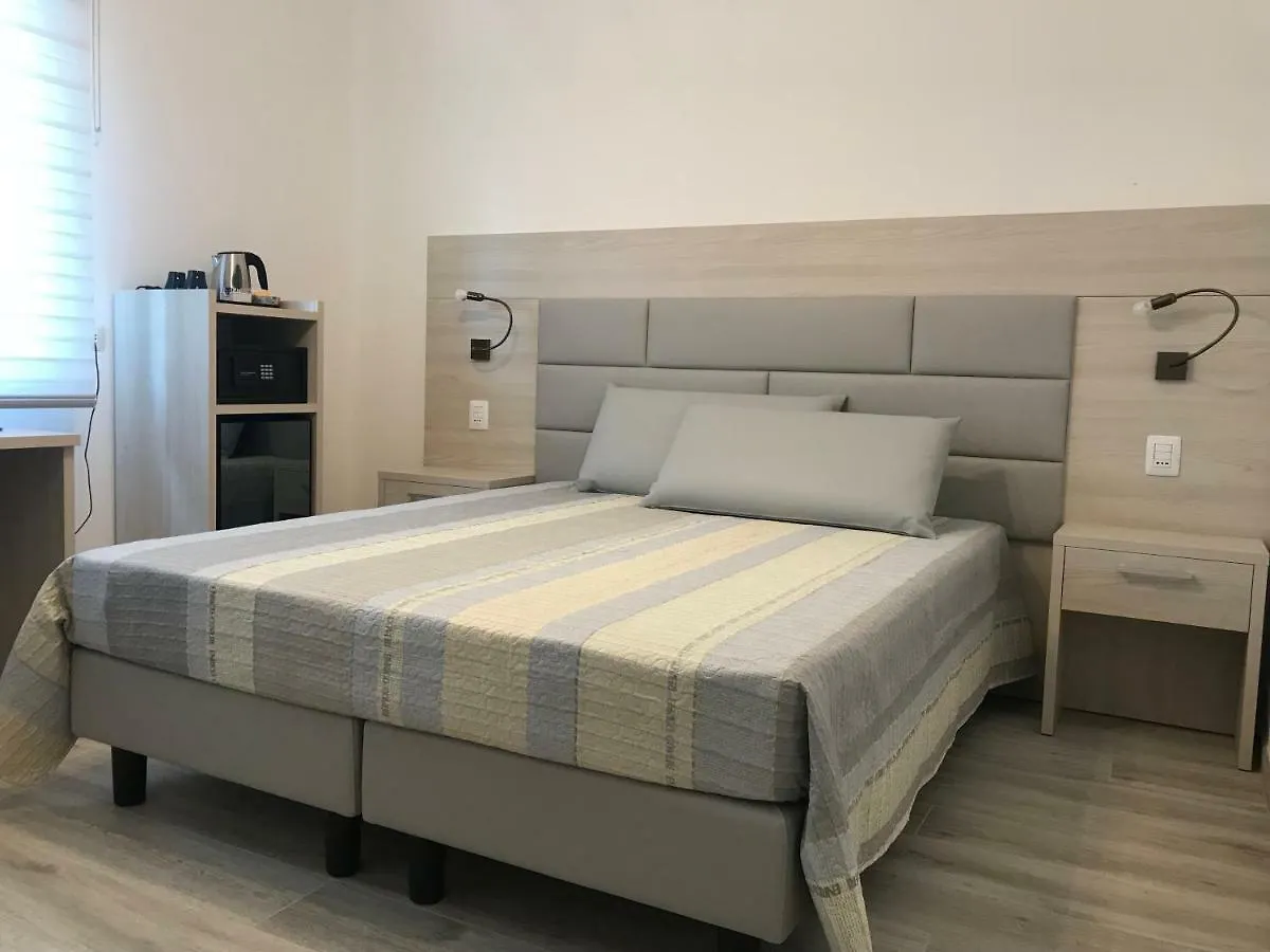 住宿加早餐酒店 Il Sole E La Luna B&B In Garda