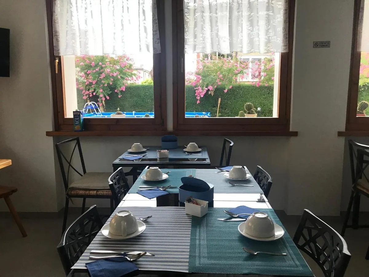 Il Sole E La Luna B&B In Garda 住宿加早餐酒店 加尔达