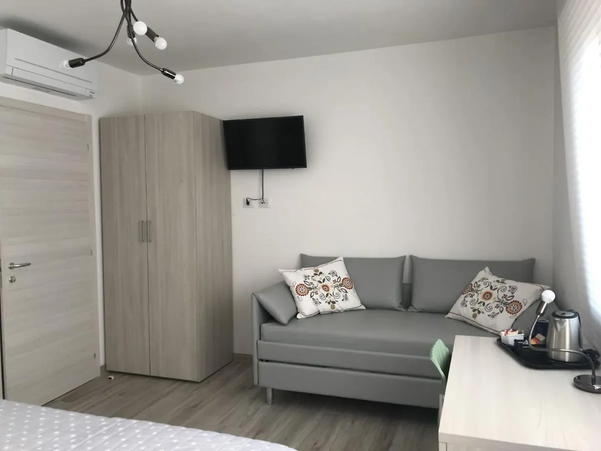 Il Sole E La Luna B&B In Garda 2*, 加尔达 意大利